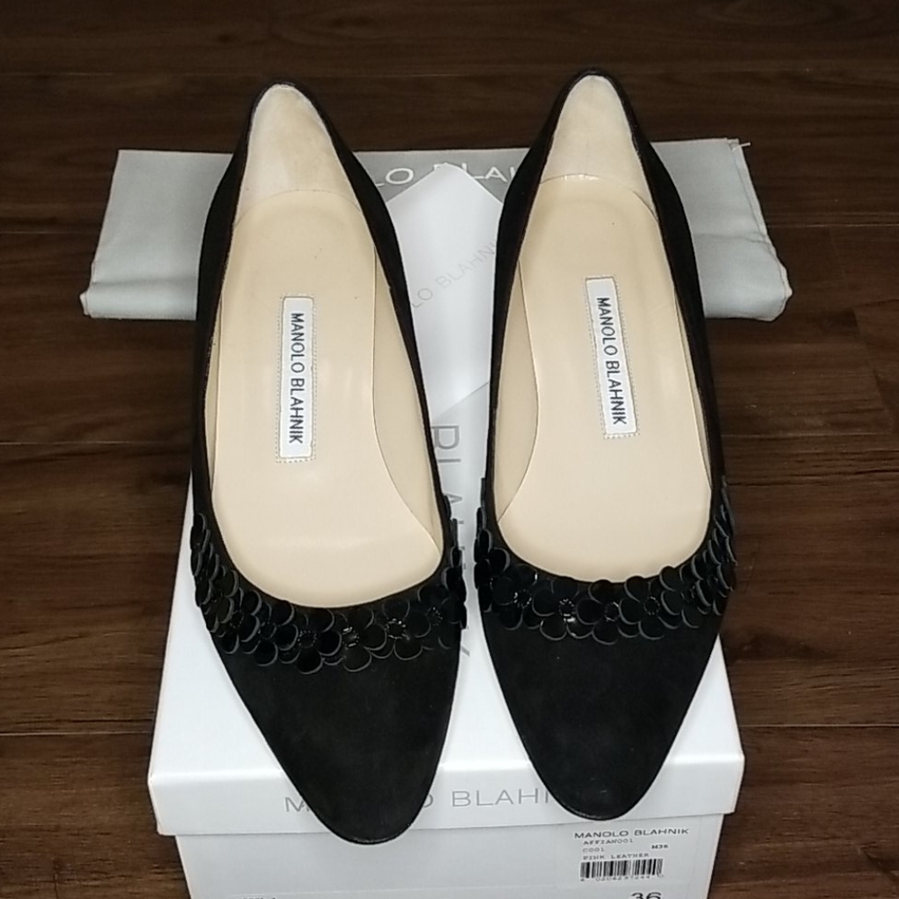 NEW MANOLO BLAHNIKS